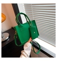 Groene gewatteerde tote bag set met bijpassende pouch en goudkleurige metalen details - Groen