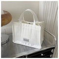 Chique witte gewatteerde draagtas met stevige handvatten en Fashion Bag-label - Wit