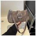 Bolso de lona marrón oscuro estilo vintage con gran hebilla plateada y remaches - Café