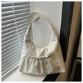Elegante bolso hobo creciente en blanco roto con bolsillo plisado y correa ancha - Blanco
