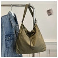 Sac fourre-tout en nylon vert olive avec cordon de serrage et large bandoulière - Vert Sans Pendentif