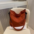 Grand sac hobo en toile orange brûlé avec bandoulière plissée et détail de nœud - Orange