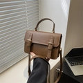 Vintage bruine rechthoekige crossbodytas met dubbele gespen en een stevig handvat - Bruin