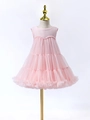 Détail d'une robe tutu rose en tulle multicouche avec corsage plissé en cœur sur mannequin - 90cm / Rose poudré