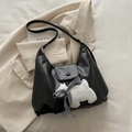 Sac bandoulière demi-lune en cuir PU noir avec chien en peluche et nœud à carreaux - Noir