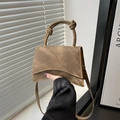 Borsa a tracolla marrone vintage minimalista con esclusivo design a manico annodato - Cachi