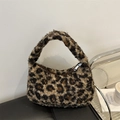 Bolso tote de pelo sintético con estampado de leopardo y cierre de metal superior - Marrón