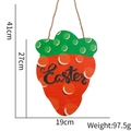 Targa per porta pasquale in legno a forma di fragola con pois verdi e rossi e corda - Stile Carota