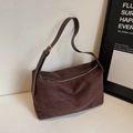 Borsa tote minimalista in pelle scamosciata marrone scuro con tracolla regolabile e fibbie oro - caffè