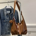 Sac hobo vintage marron caramel avec franges et pendentif ours mignon - Avec Pendentif / Marron