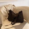 Borsa tote leopardata invernale di tendenza in tela pregiata da spalla per donna - Marrone