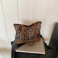 Vintage leopard print tote bag with brown leather accents and large capacity - Brown