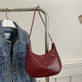 Borsa a tracolla mezzaluna bordeaux retrò in pelle lucida con tracolla a catena - Rosso
