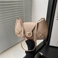 Borsa sottobraccio beige a mezzaluna con chiusura metallica e dettagli di borchie - Cachi
