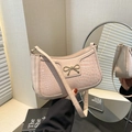 Sac croissant rose avec texture crocodile et nœud doré pour femmes chic et tendance - Crocodile Kaki