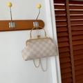 Borsa retrò con motivo floreale a rombi beige e manico ad anello dorato di classe - Bianco
