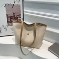 Schicke cremefarbene und braune Leder-Tote-Bag mit praktischer Fronttasche und Griffen - Weiß