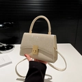 Sac bandoulière beige à paillettes avec fermoir doré et détails en strass brillants - Doré