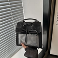 Sac à dos ita-bag noir minimaliste avec fenêtre transparente et détail de nœud lacé - Sans pendentif / Noir