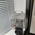 Petit sac à dos carré argenté métallisé avec détail de nœud et fenêtre en résille - Sans pendentif / Argenté
