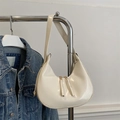 Bolso hobo de media luna blanco roto minimalista en cuero liso con doble cremallera - Blanco