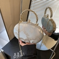 Pochette rotonda azzurra vintage con ricamo floreale dorato e manico in metallo - Verde