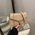 Sac bandoulière beige effet crocodile avec chaîne dorée et fermoir fer à cheval - Kaki