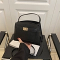 Elegante schwarze Handtasche mit Litschi-Maserung und goldenem Schloss für Damen - Schwarz