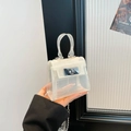 Mini-Gelee-Handtasche aus mattem PVC mit silberner Kette und praktischem Drehverschluss - Weiß
