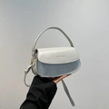Sac à main bleu clair avec paillettes scintillantes et logo doré pour la mode 2025 - Argenté