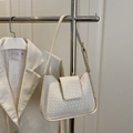 Elegante bolso de hombro blanco crema con textura trenzada y correa a juego sofisticada - Blanco
