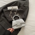Borsa quadrata argento con trama a serpente e finitura metallica con catena - Argento