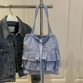 Borsa tote a quadretti bianchi e blu con balze a strati e chiusura a coulisse - Blu