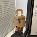 Mini borsa a secchiello cilindrica in paglia naturale con dettagli in cuoio - Marrone