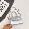 Silberne Metallic-Minihandtasche mit Schleifenschnalle und Kettenriemen für Damen - Silber