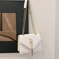 Elegante weiße Umhängetasche mit V-Steppung und goldener Kette für Damen - Weiß
