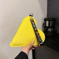 Borsa a mano a cuore giallo in pelle litchi con cinturino in nastro LOVE alla moda - Giallo