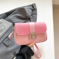 Roze geweven vierkante crossbodytas met metalen CD-sluiting en bijpassende riem - Roze