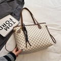 Chic retro monogram tote bag in cream and brown with vintage style tennis racket charm - With Pendant / Off White