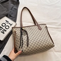 Vintage brown monogram tote bag with leather handles and tennis racket charm - With Pendant / Khaki