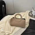 Mini Handtasche in Apricot mit Krokoprägung und rundem Griff auf Satin-Stoff - Khaki