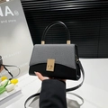 Sac bandoulière chic noir et gris à carreaux avec fermoir doré et poignée fixe - Noir