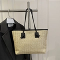 Borsa tote in paglia beige con trama a spina di pesce e manici neri per l'estate - Borsa Tote (HJ8897) / Nero