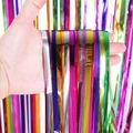 Tenda a frange metalliche colorate per fondali di feste e decorazioni per eventi speciali - 2m / Multicolore