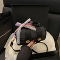 Sac cylindrique tressé noir chic avec ruban décoratif et fermoir doré en boîte cadeau - Noir