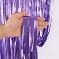Dettaglio di una tenda a frange in lamina viola opaca da 2 m con finitura metallica - 1*3m / Viola Chiaro Opaco