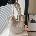 Borsa tote all'uncinetto bianco panna fatta a mano con nappe e trama tessuta sobria - Con Cappello da Sole Abbinato / Bianco Sporco