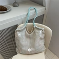 Bolso tote con estampado de mármol, bordado de flores y asas de cuerda tejida - Verde