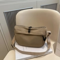 Minimalistische khakifarbene Umhängetasche aus Segeltuch mit verstellbarem Riemen - Khaki