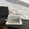 Borsa quadrata glitter argento con chiusura a cuore e tracolla in pelle specchio - Argento